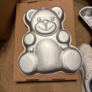 Wilton Vintage 80's Cake Pan Mold Huggable Teddy Bear 502 3754 Aluminum Baking